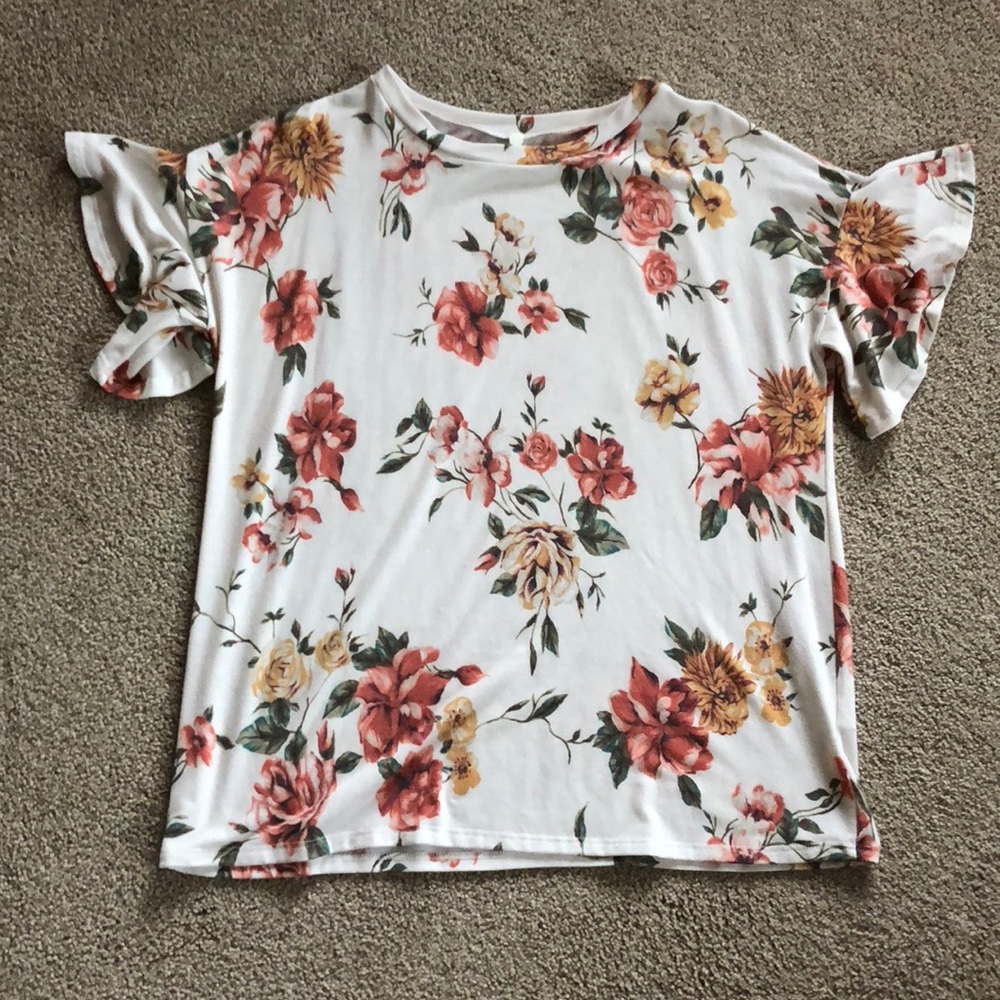 Floral ruffle sleeve shirt